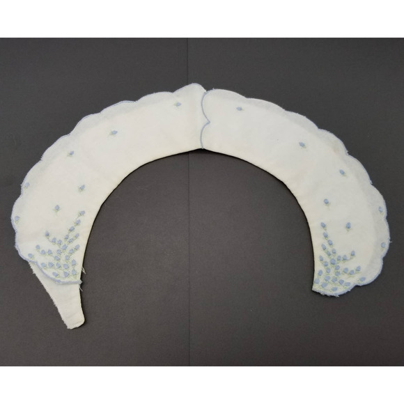 Vintage Silvercrest White Embroidered Collar Blue Flowers Floral MCM SIZE C - Picture 1 of 6